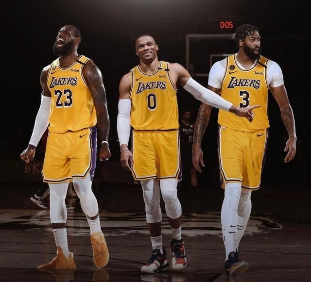 包含NBA季后赛席位倒数榜单现身,球队差距明显的词条 包含NBA季后赛席位倒数榜单现身,球队差距明显的词条