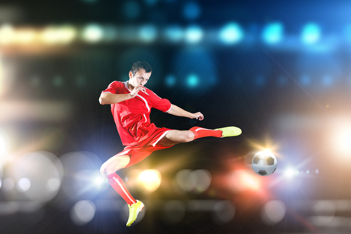 赛场风云变幻,球员技艺展现高超水平的句子